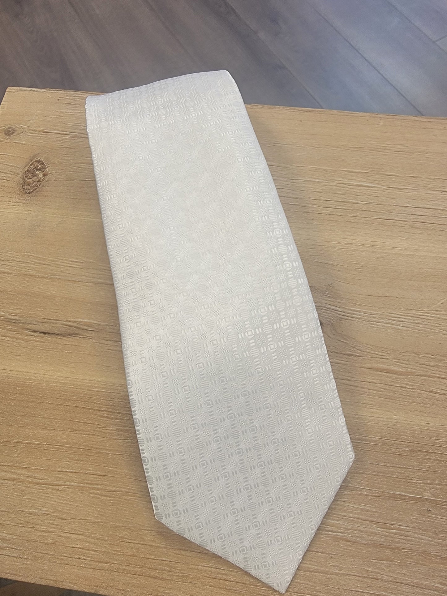 White Temple Tie - Circles