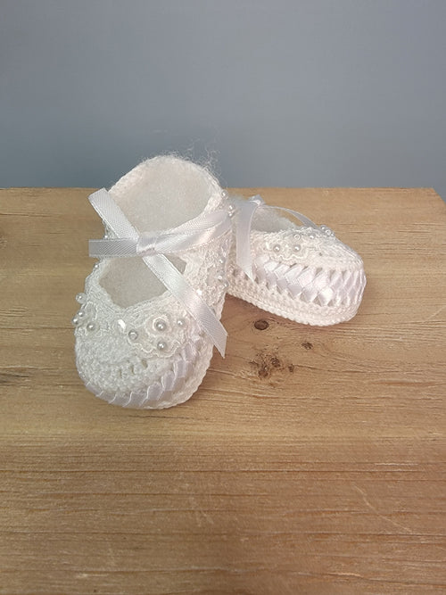Pearl Ribbon Shoe