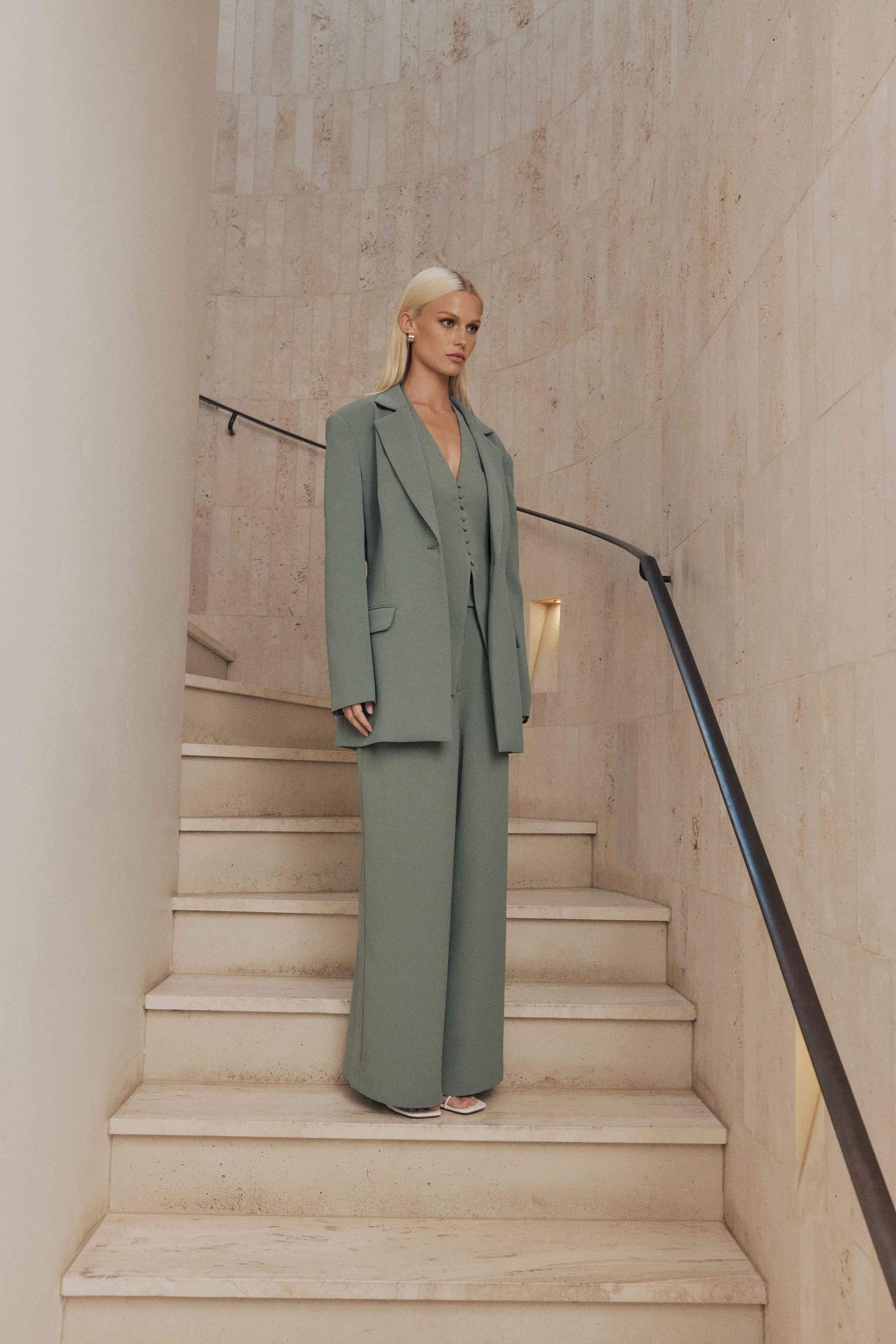 CURAAE Antara Slim Fit Blazer in Green
