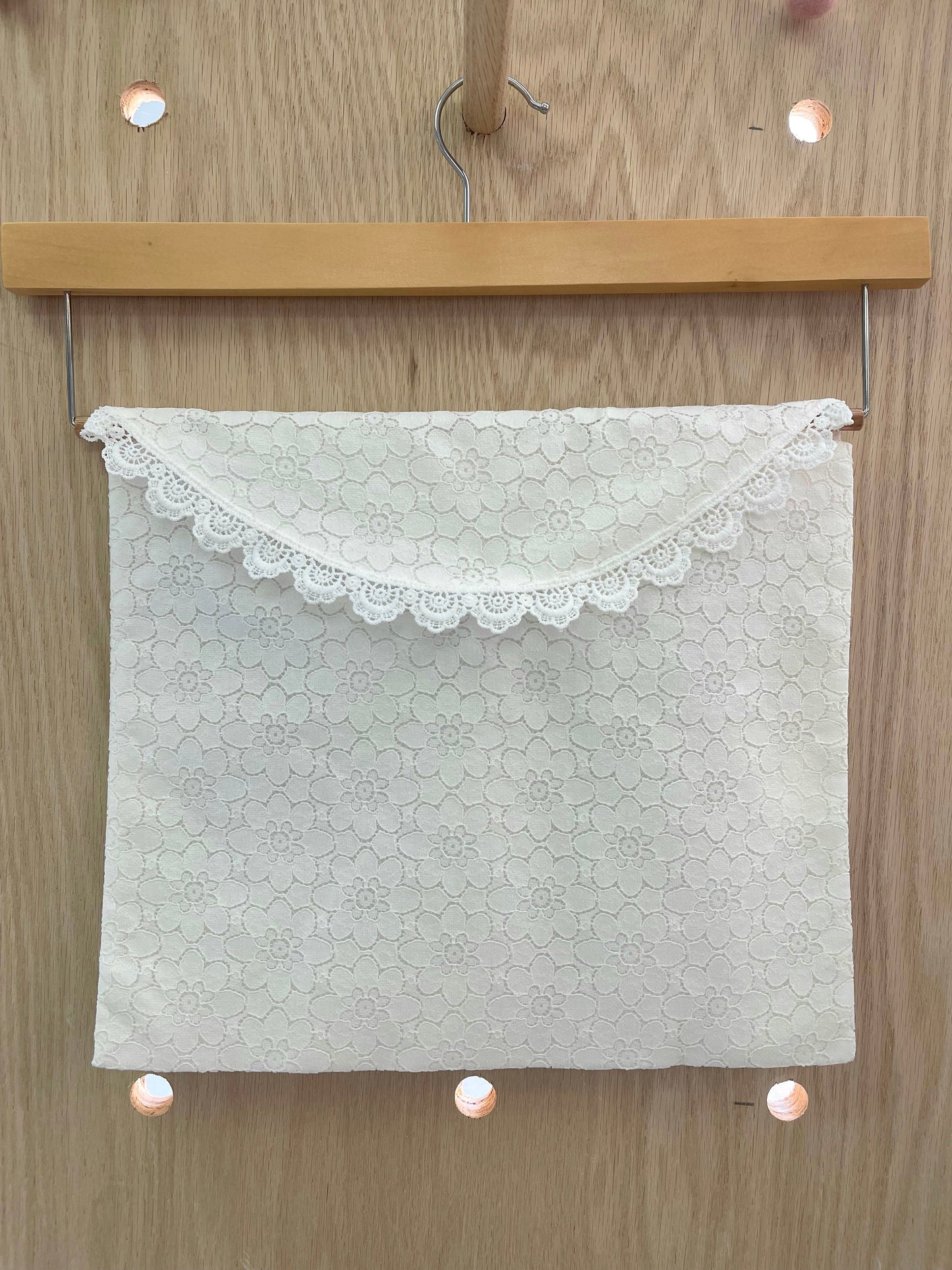 Temple Envelope - Flower Lace