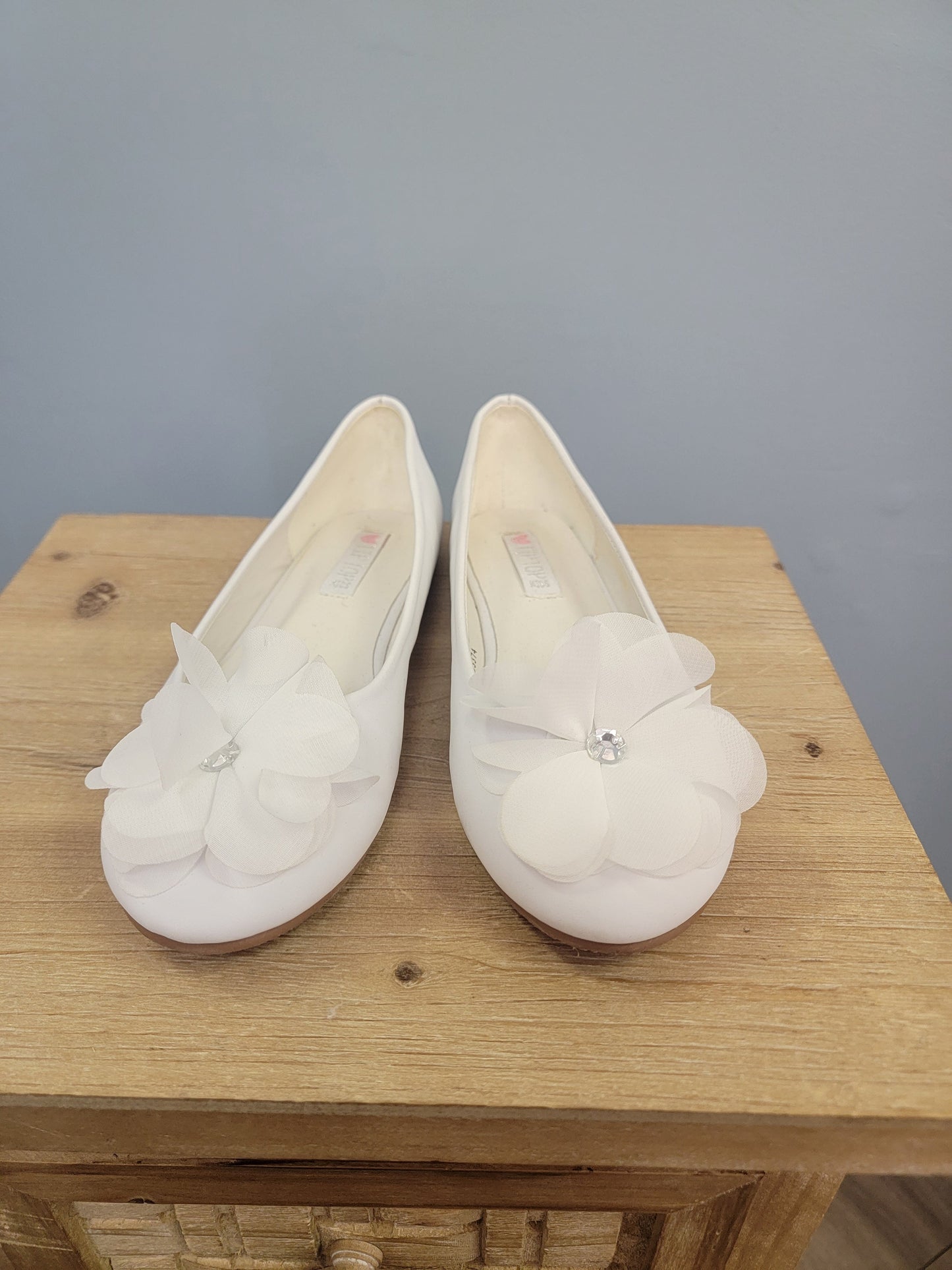 Bethany Girl's Shoe Available in size 4