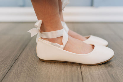 Girl's Ribbon Shoe