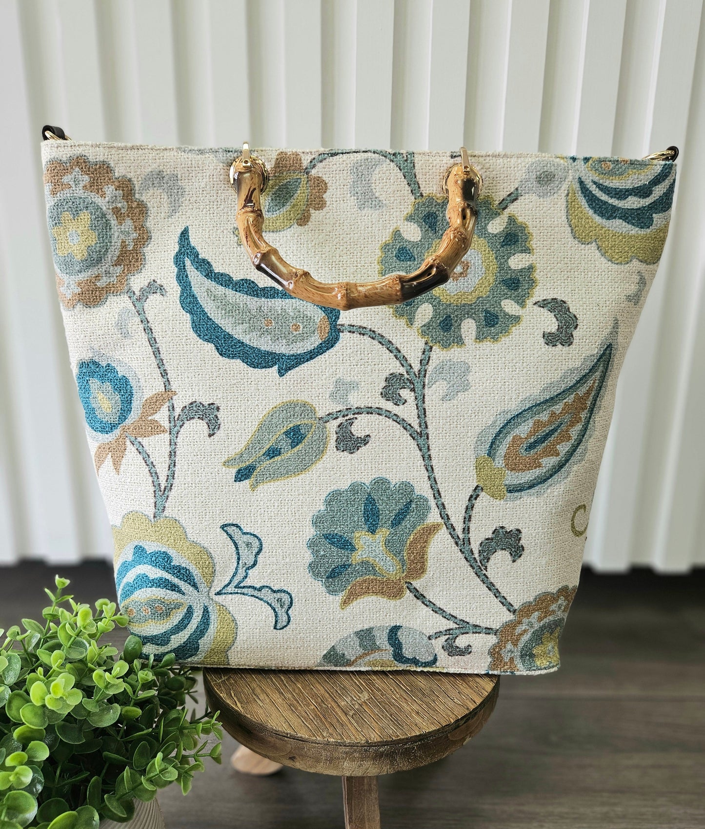 Green Print Bag with Wood Handles