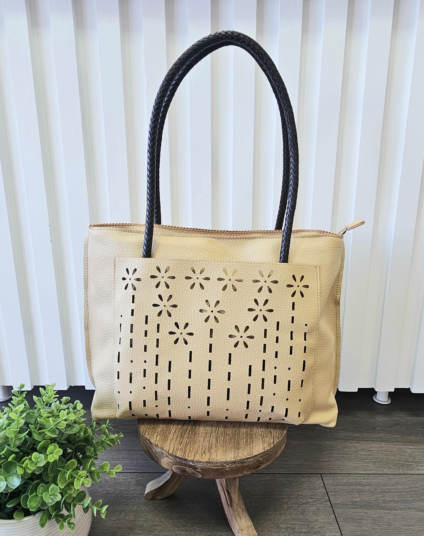 Leather Flower Temple Bag - Tan